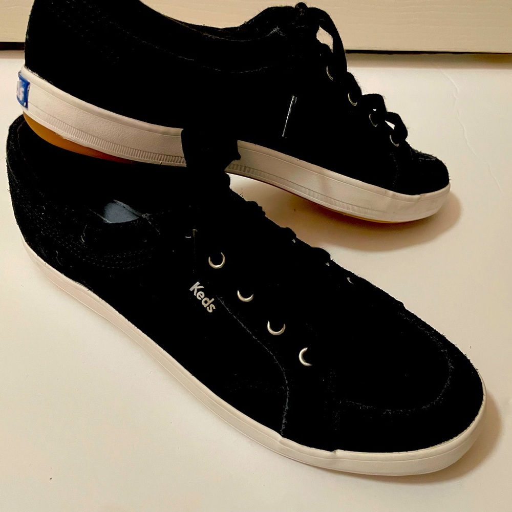 KEDS Black Genuine Suede Leather Lace Up Sneaker’s Tennis Shoes NWOT